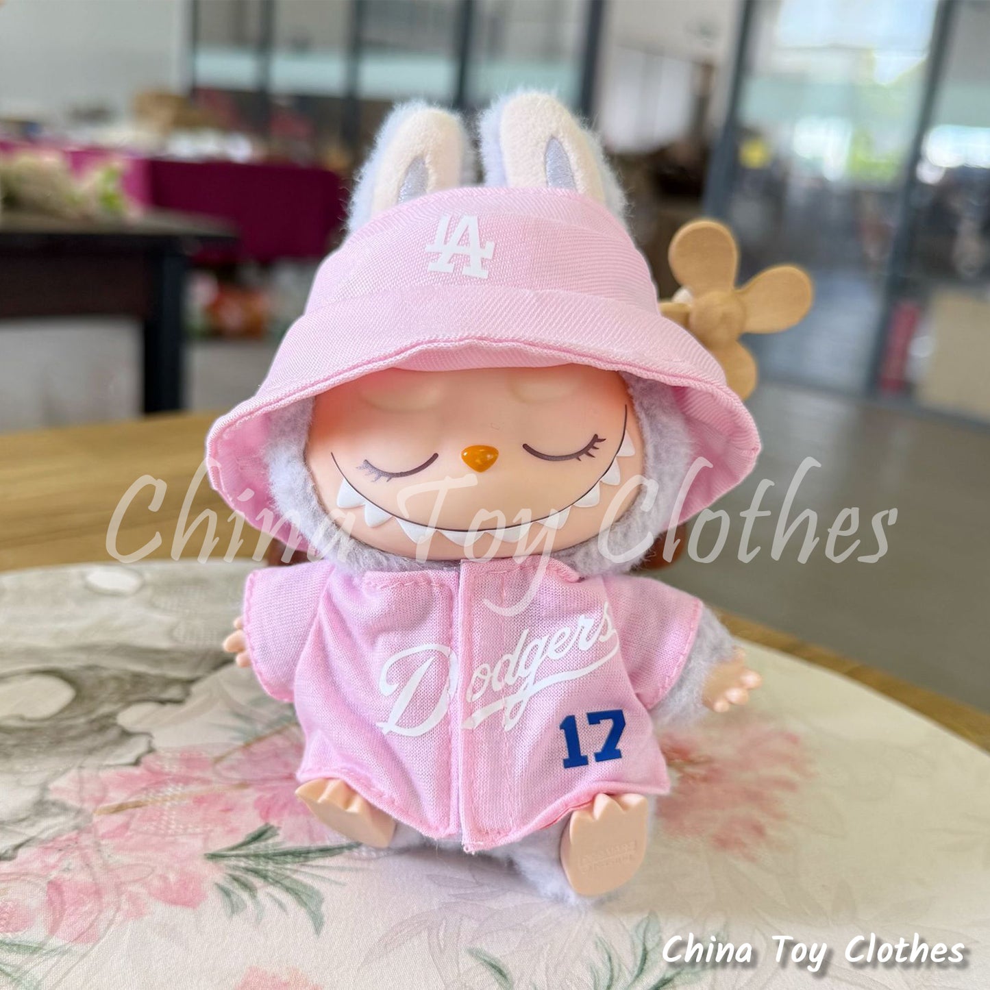 LABUBU 17cm 怪獸毛絨公仔衣帥哥漫畫風格 4 件套無玩具
