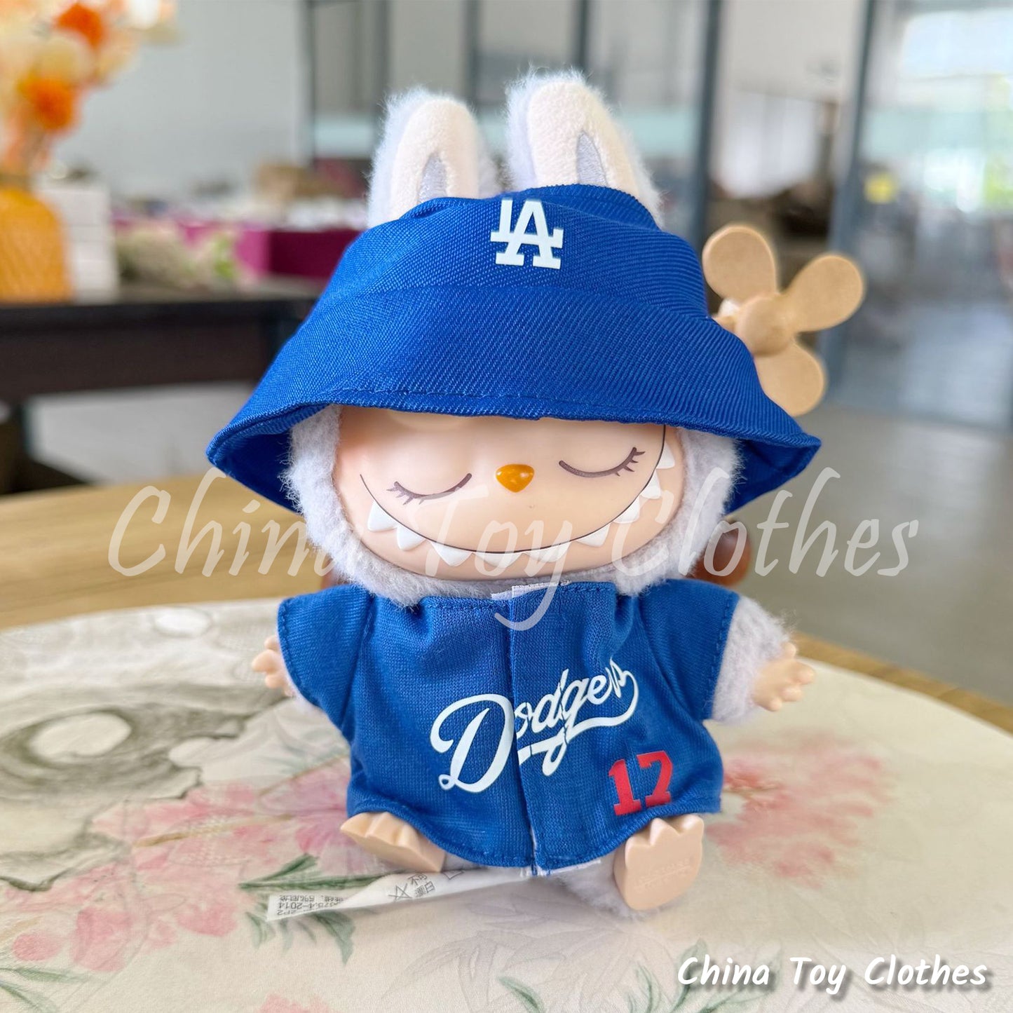 LABUBU 17cm 怪獸毛絨公仔衣帥哥漫畫風格 4 件套無玩具