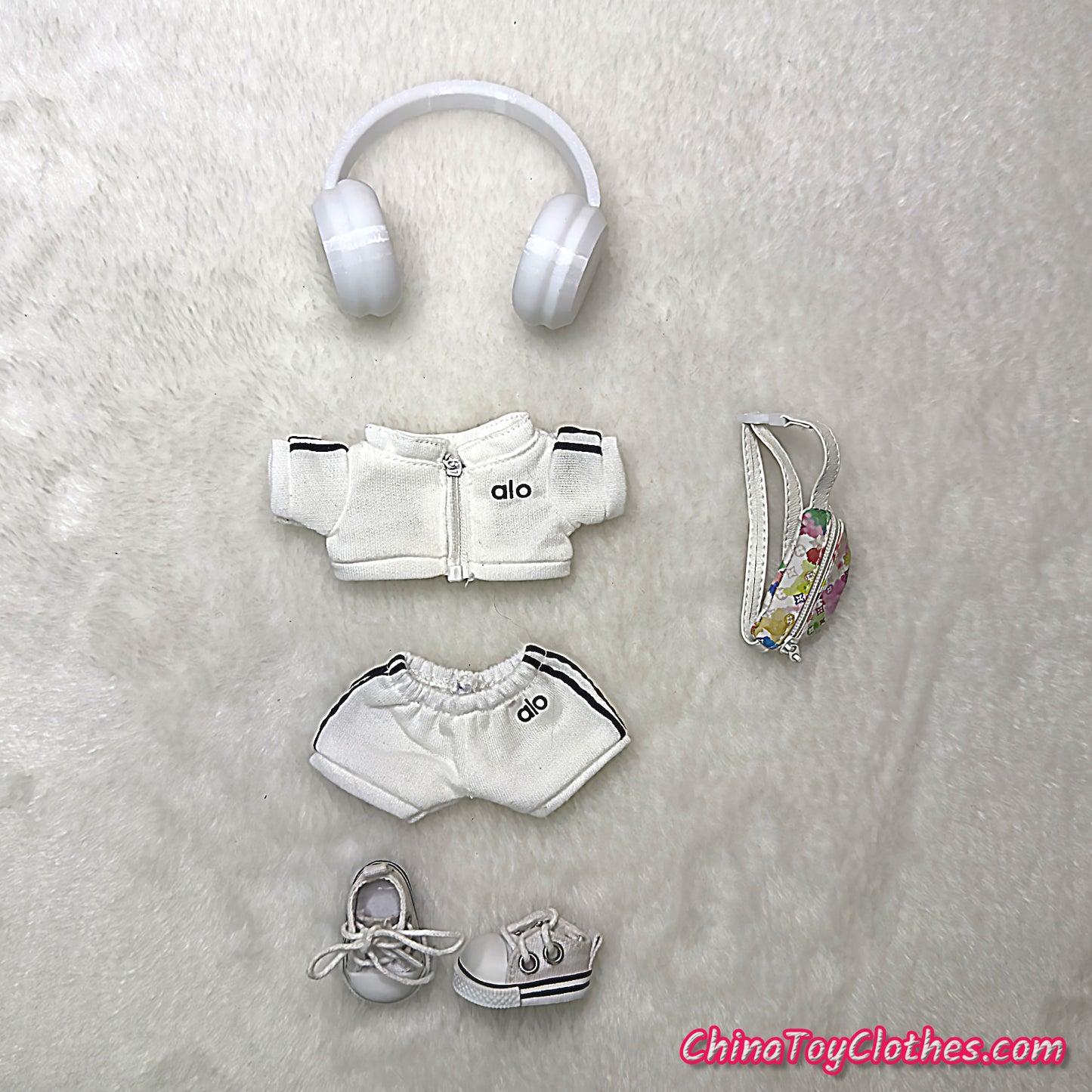LABUBU 17cm 怪獸毛絨公仔衣帥哥漫畫風格 4 件套無玩具